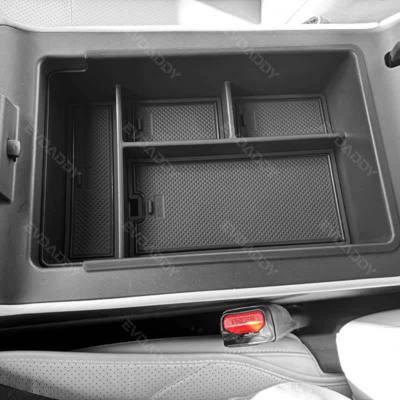 Centre Console Armrest Organizer For XPENG G6 (2024–2026)
